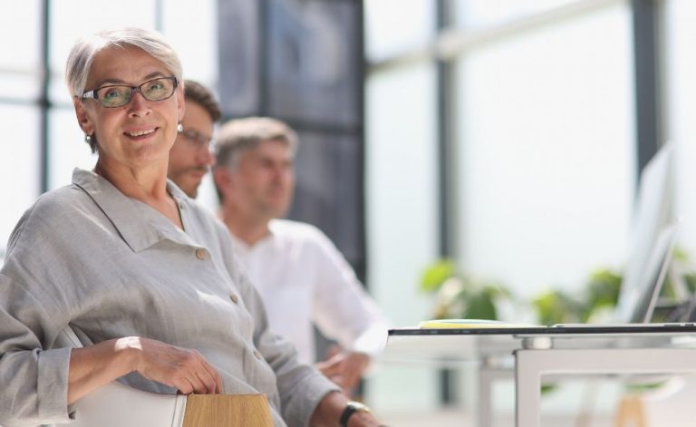 Contratación de personal pensionado