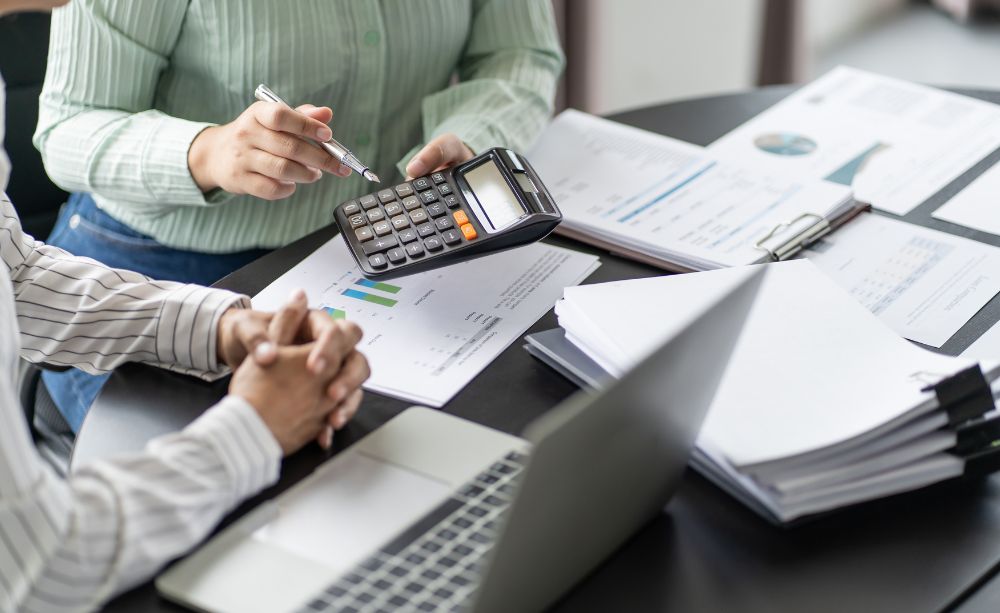 CFDIs falsos y procedimiento artículo 49-bis CFF